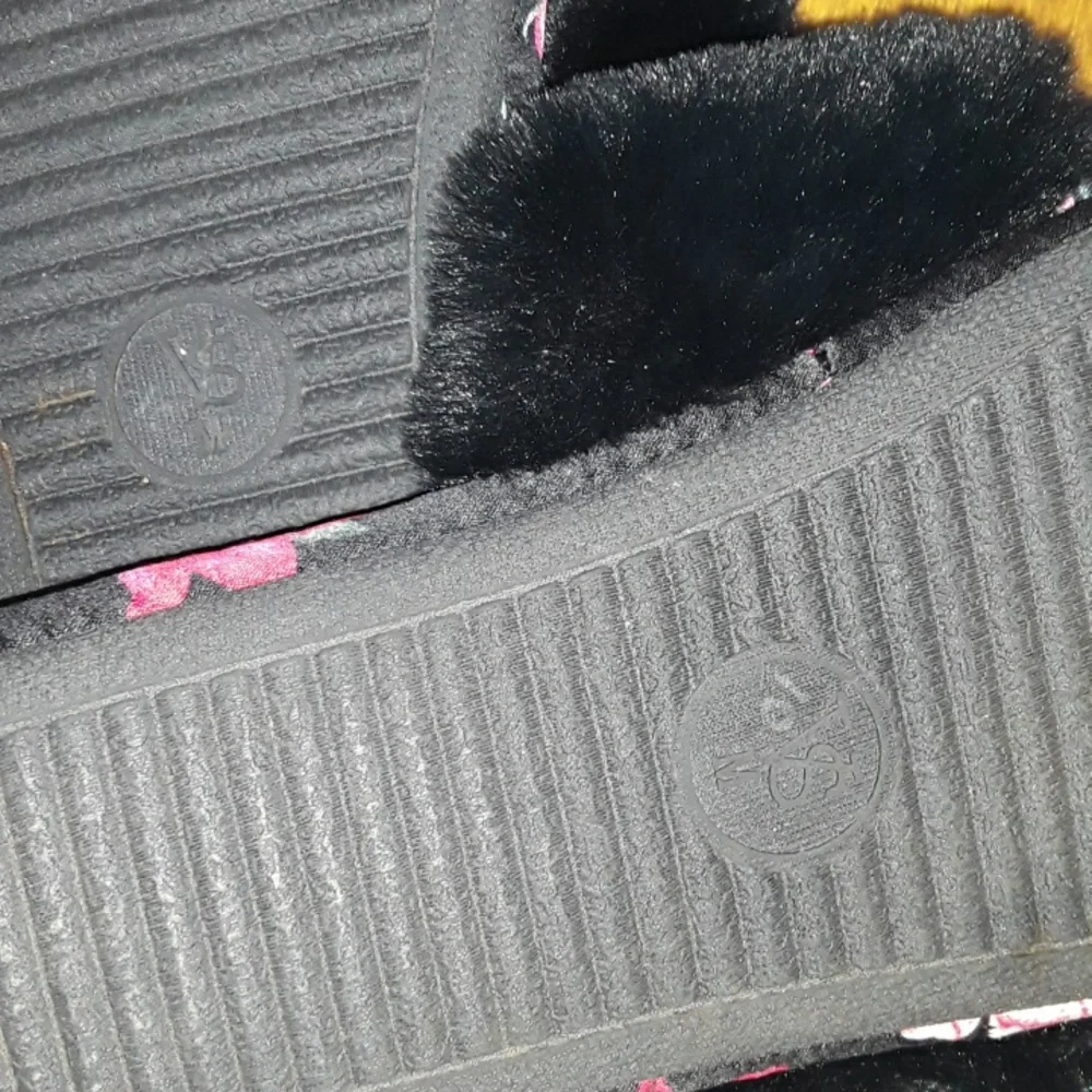 Victoria's Secret, ladies slippers - Picture 6 of 6